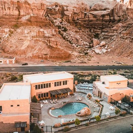 Bluff Dwellings Resort Bagian luar foto