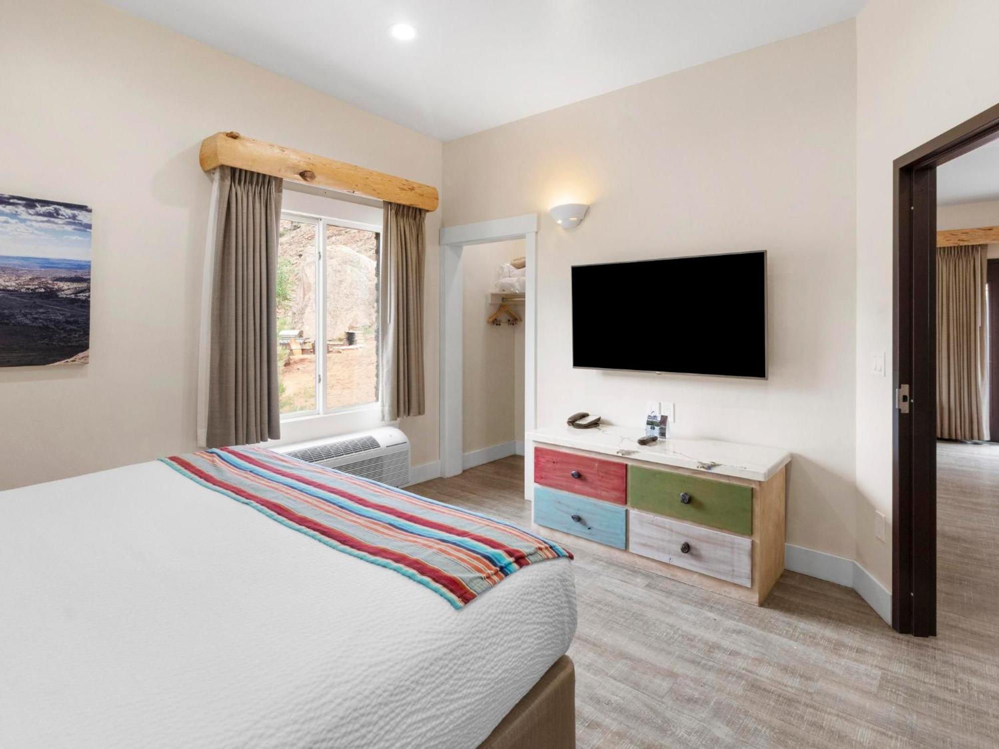 Bluff Dwellings Resort Bagian luar foto
