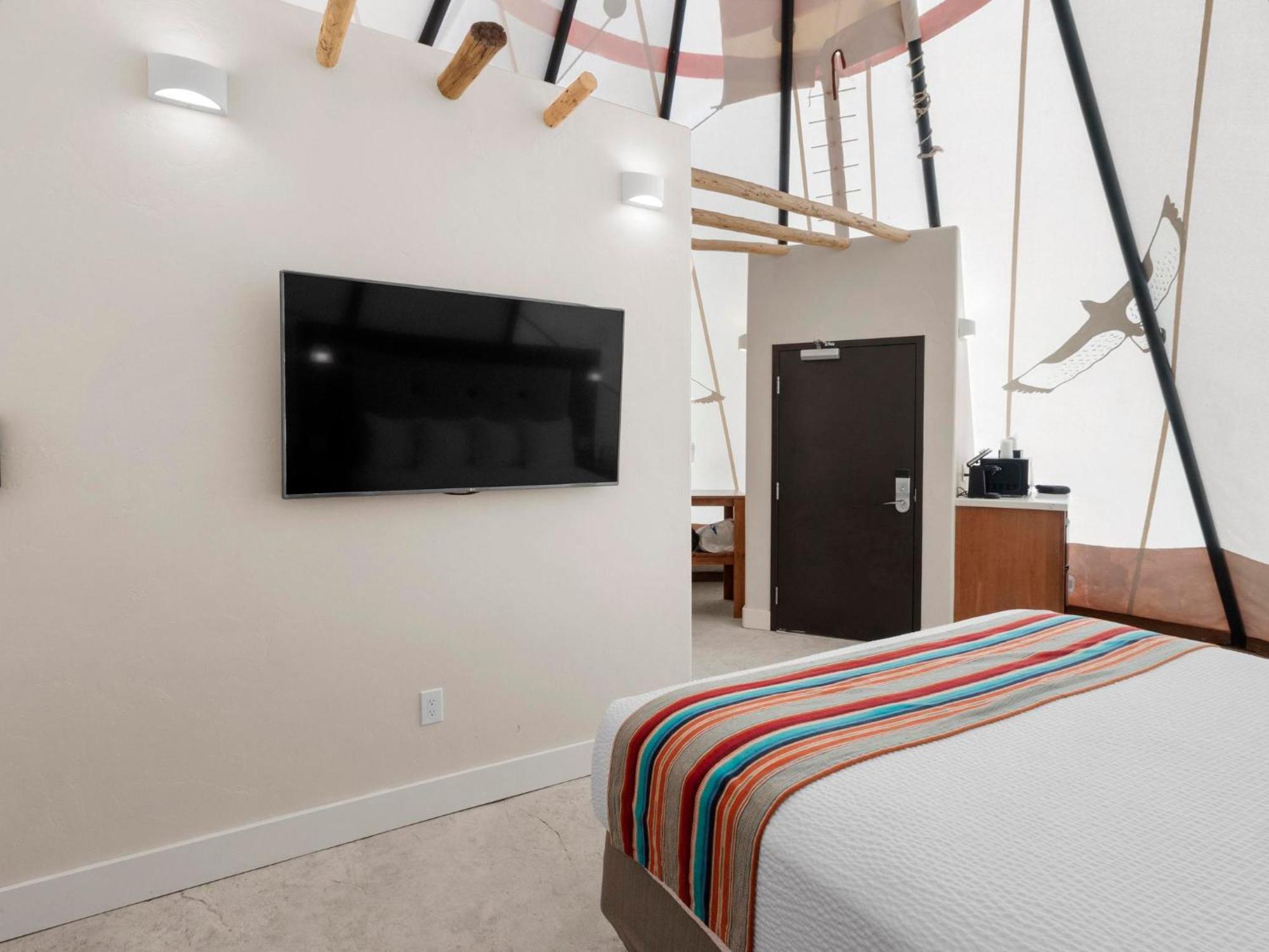 Bluff Dwellings Resort Bagian luar foto