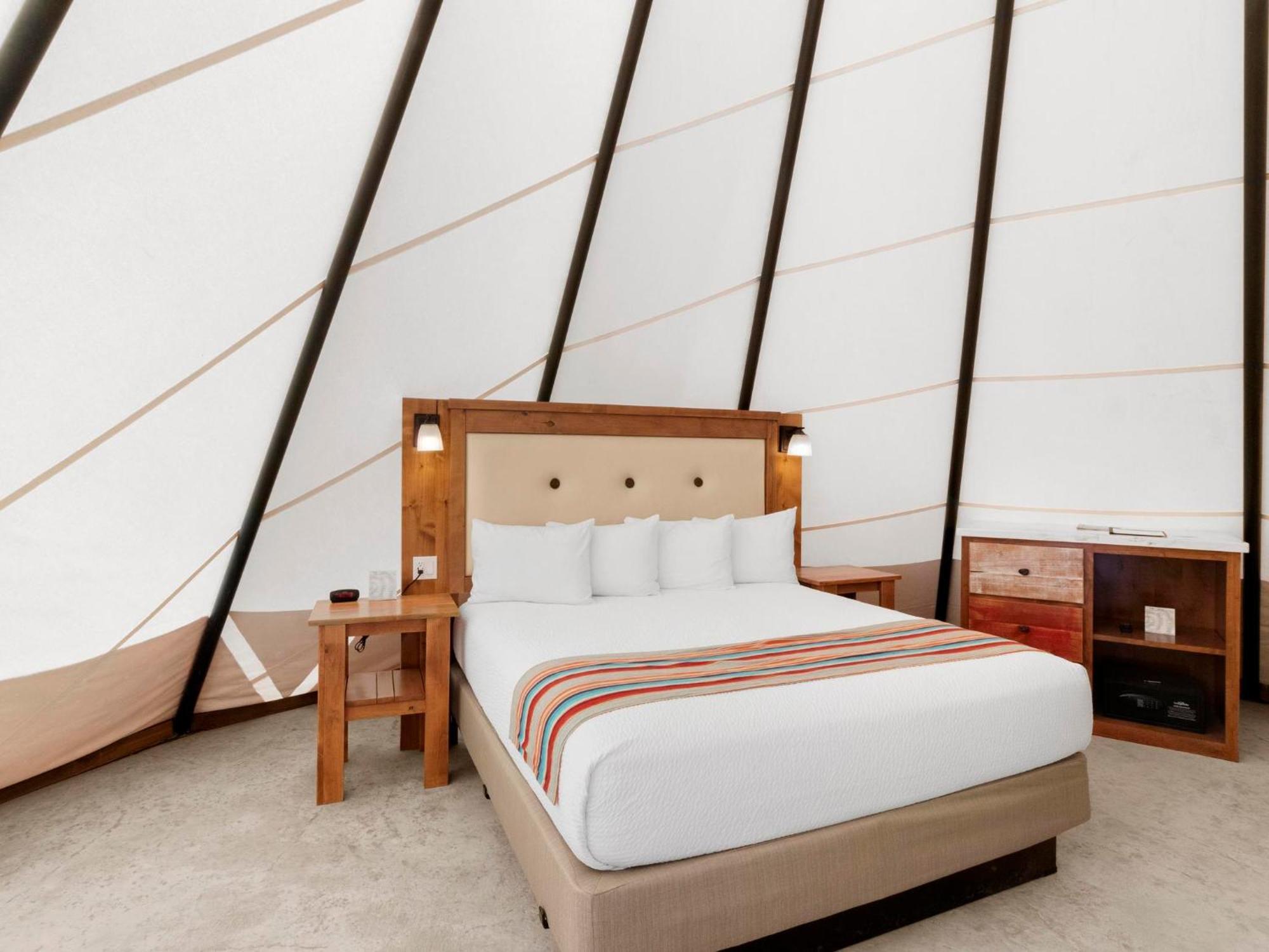 Bluff Dwellings Resort Bagian luar foto